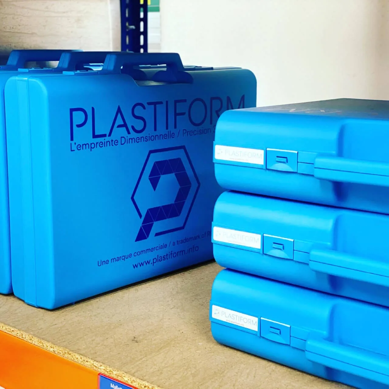 Mala ML-040 – O kit mais completo para começar, pasta de moldagem Plastiform em aplicação de controlo dimensional (imagem 2 de 2)