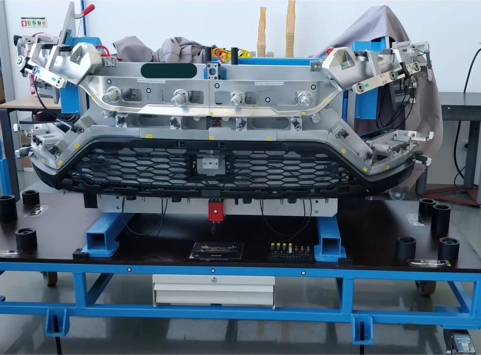 Automotive cubing for front grille control — gap and flush