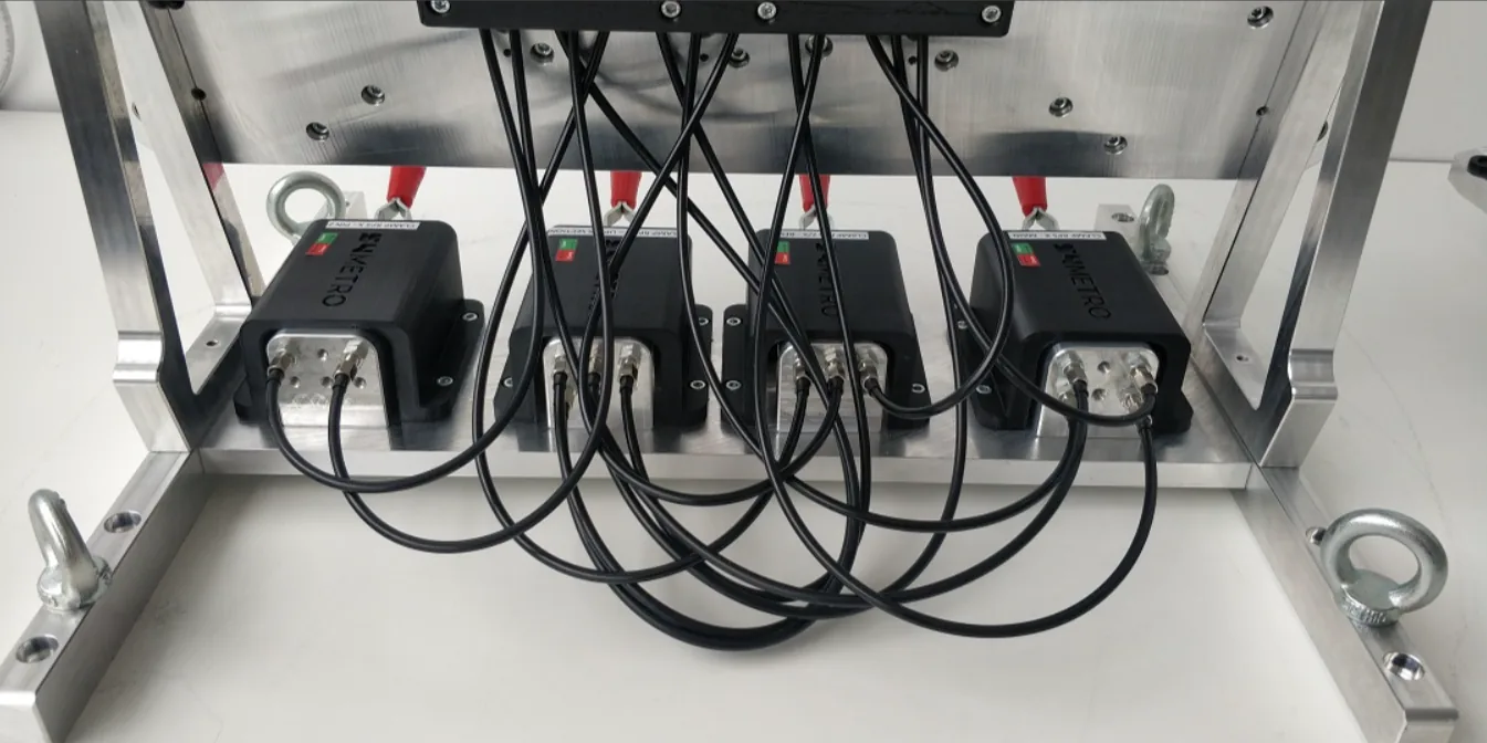 Cablagem pneumática organizada na estrutura do cubbing